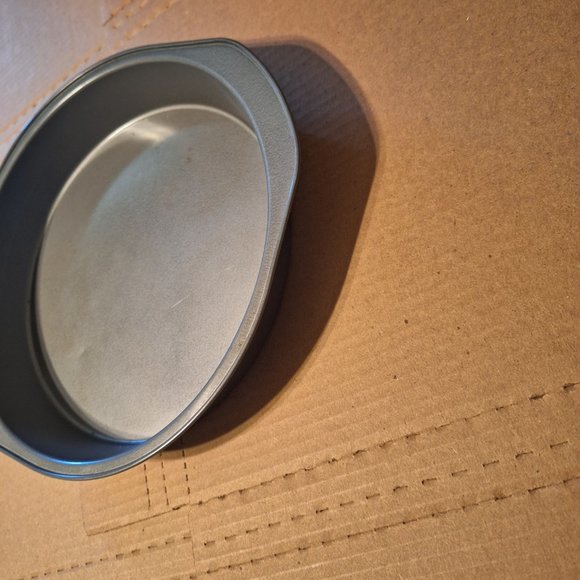 9" round cake pan - Picture 6 of 7
